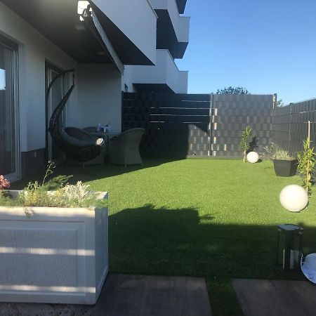 Hedonist-Luxury 2 Bedroom Apartment With Private Hot Tub, Garden And Free Parking โตรกีร์ ภายนอก รูปภาพ