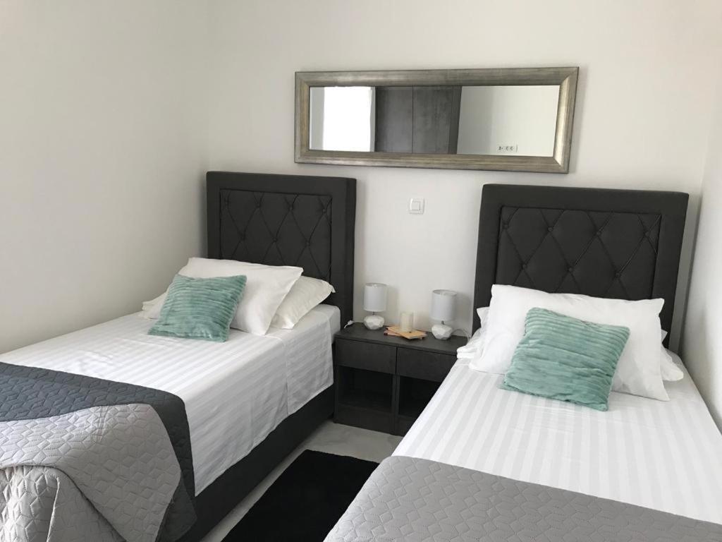 Hedonist-Luxury 2 Bedroom Apartment With Private Hot Tub, Garden And Free Parking โตรกีร์ ภายนอก รูปภาพ